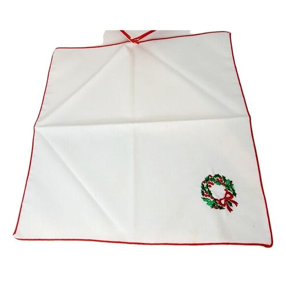 Set Of 4 Vtg Christmas Cloth White Table Napkins Embroidered Green Wreaths - Picture 5 of 5